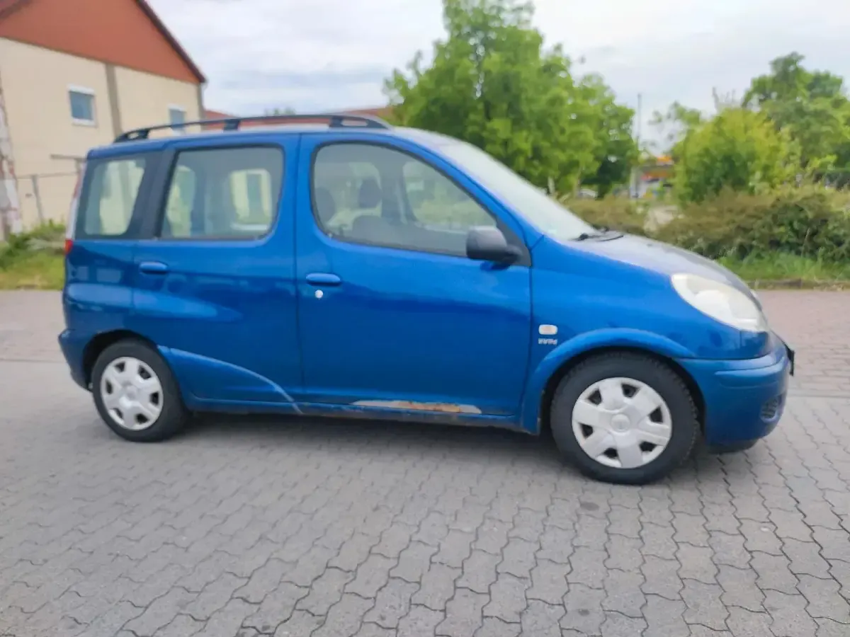 Gebraucht Toyota Yaris 84 PS (61 kW) 2004 Blau Kombi