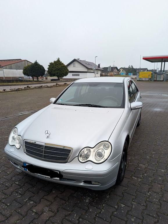 Gebraucht Mercedes C200 Classic 163 PS (119 kW) 2002 Silber Limousine