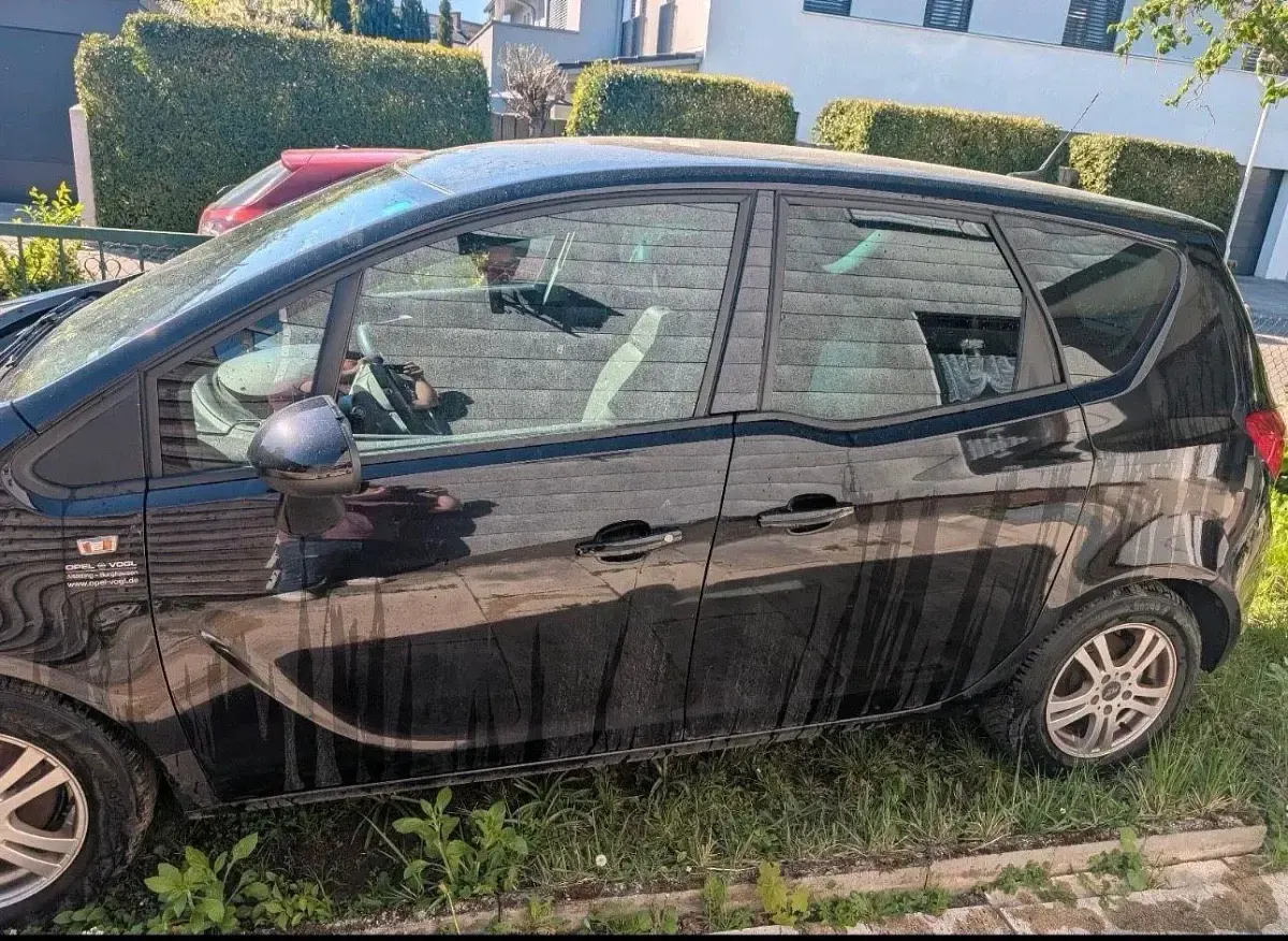 Gebraucht Opel Meriva 120 PS (88 kW) 2012 Schwarz Van / Kleinbus