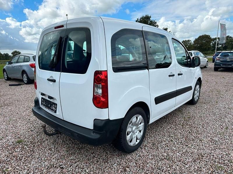 Gebraucht Citroën Berlingo Attraction 98 PS (72 kW) 2011 Weiß Van / Kleinbus
