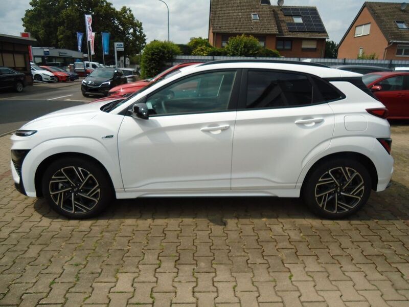 Weiß Gebraucht 2022 Hyundai Kona N Line SUV | 29.800 € (Teuer) - Bild 1/4