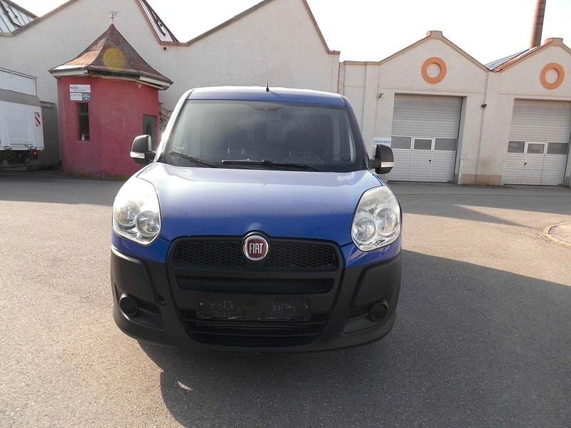 Gebraucht Fiat Doblò Basis 120 PS (88 kW) 2015 Blau Van / Kleinbus