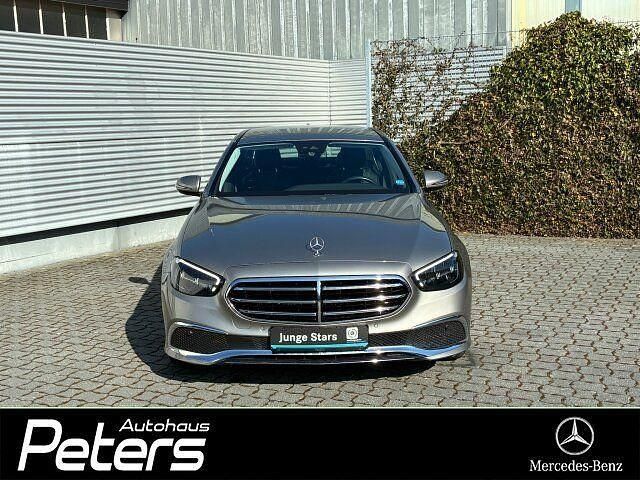 Gebraucht Mercedes E220 Exclusive 194 PS (142 kW) 2021 Mojavesilber lack Limousine