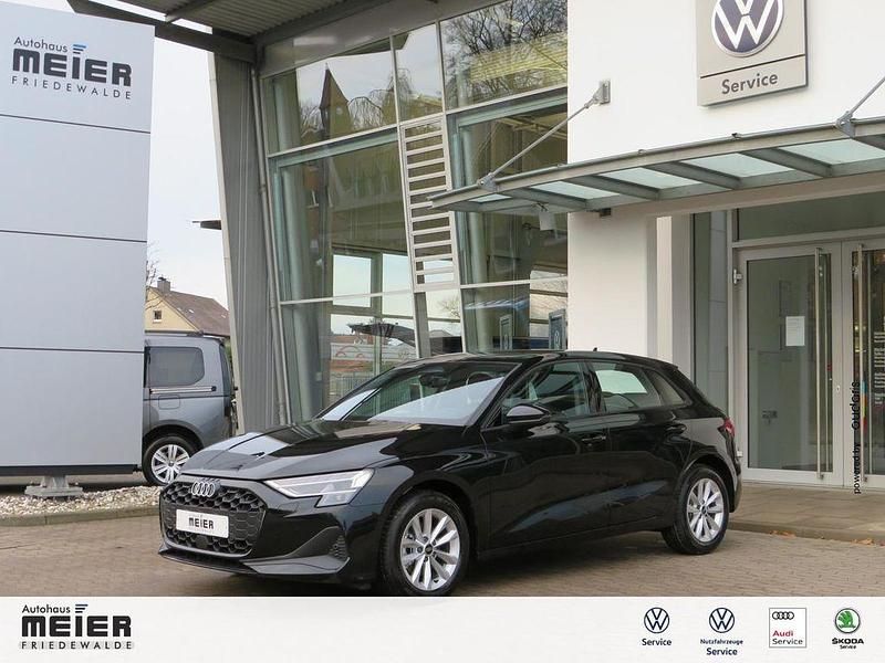 Neu Audi A3 Ambiente 150 PS (110 kW) 2025 Mythosschwarz metallic Limousine