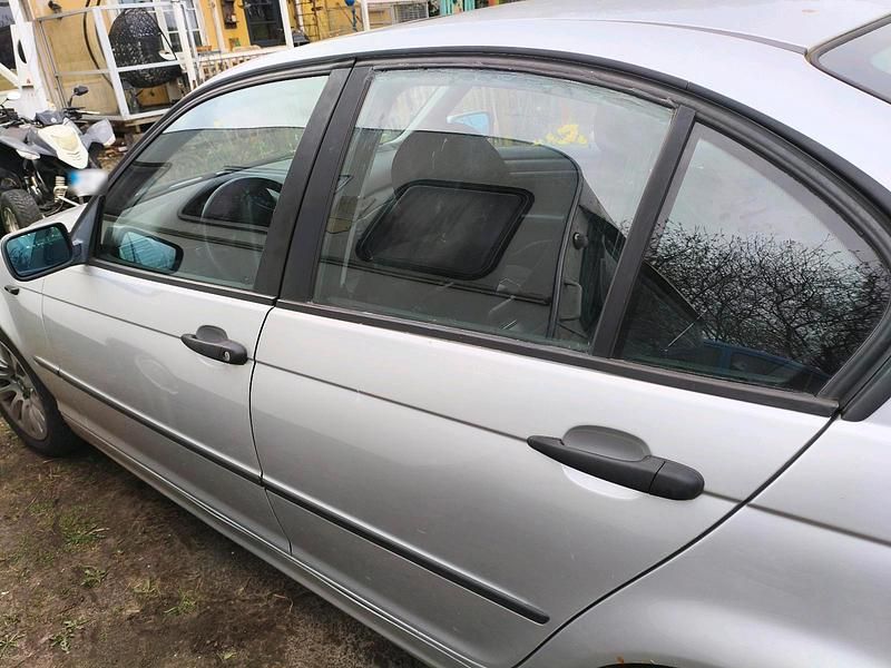Gebraucht BMW 318 2002 Silber Limousine