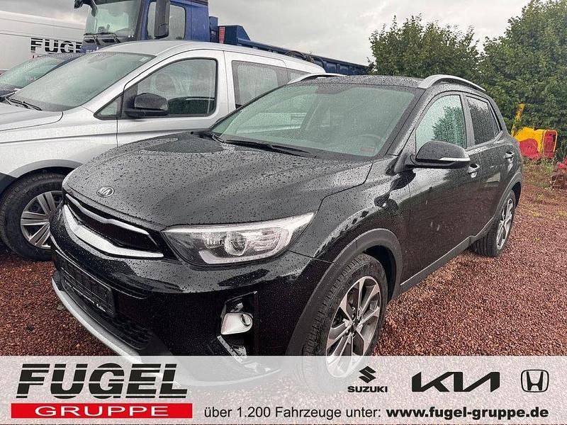 Auroraschwarz met. Gebraucht 2020 Kia Stonic Vision SUV | 13.499 € (Fairer Preis) - Bild 1/4