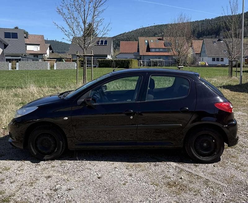 Gebraucht Peugeot 206 75 PS (55 kW) 2010 Limousine
