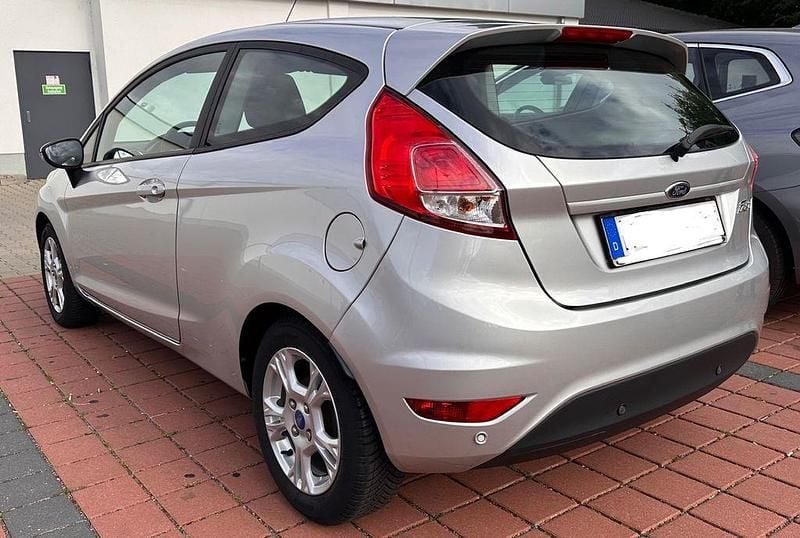 Silber Gebraucht 2015 Ford Fiesta Kleinwagen | 5.500 € (Superpreis) - Bild 1/4