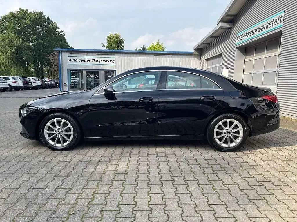 Gebraucht Mercedes CLA200 150 PS (110 kW) 2022 Nachtschwarz  unilack Coupé