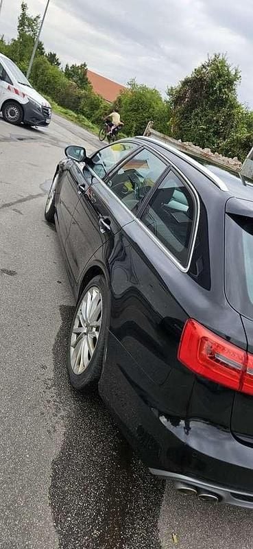 Gebraucht Audi A6 Sport 177 PS (130 kW) 2013 Schwarz Kombi