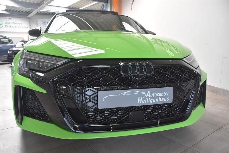 Kyalamigrün Gebraucht 2025 Audi RS3 Sportback Sport Kleinwagen | 76.580 € (Etwas zu teuer) - Bild 1/4