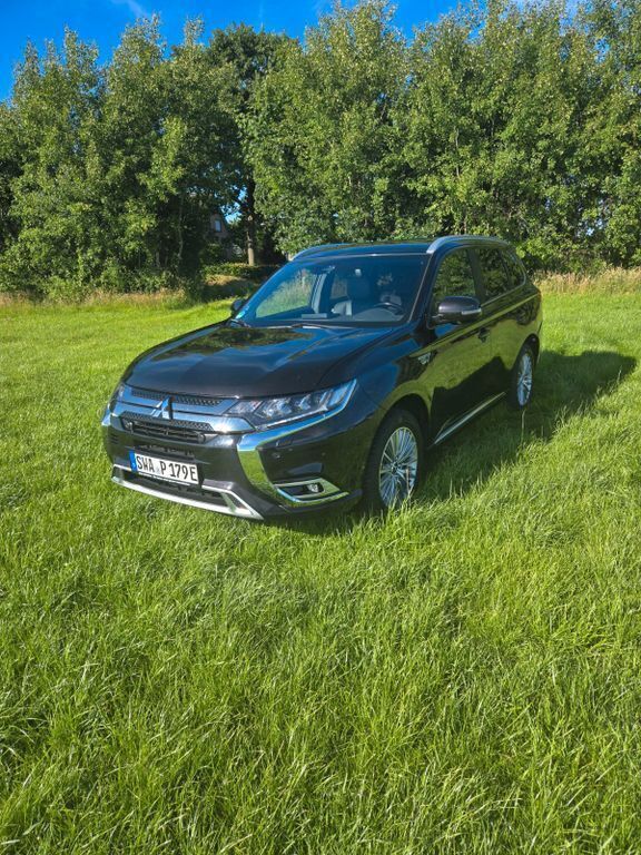 Gebraucht 2019 Mitsubishi Outlander P-HEV SUV | 15.900 € (Etwas zu teuer) - Bild 1/4