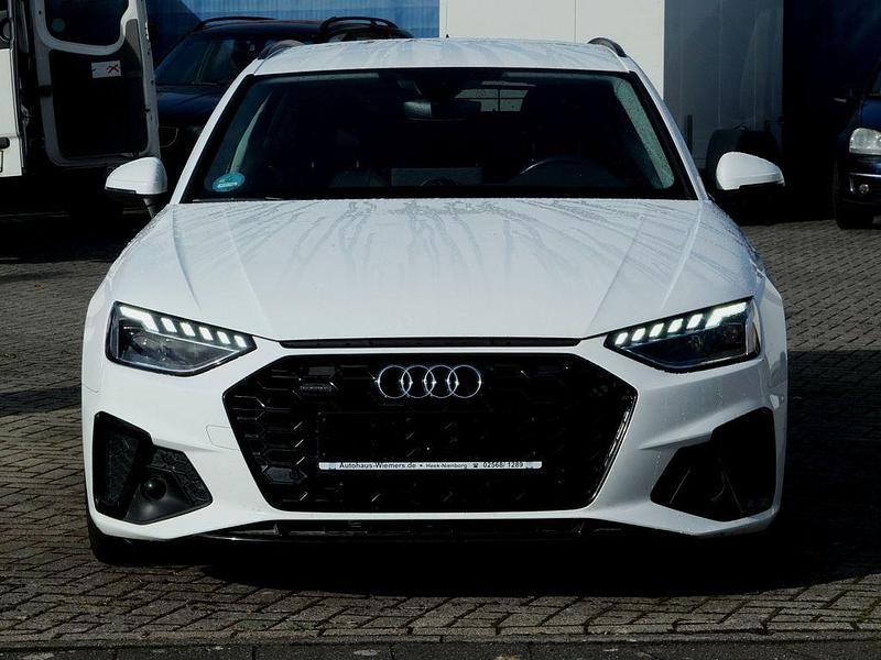 Weiß Gebraucht 2021 Audi A4 Business Limousine | 29.700 € (Fairer Preis) - Bild 1/4