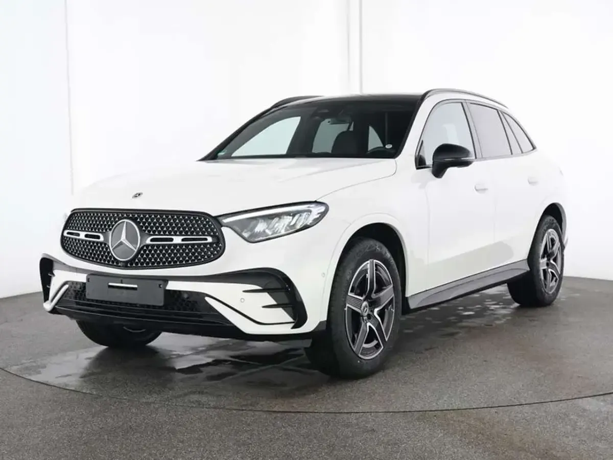 Gebraucht Mercedes GLC300 AMG 204 PS (150 kW) 2026 Weiß SUV
