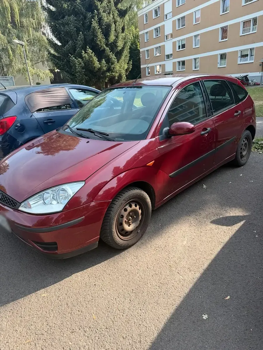 Gebraucht Ford Focus 100 PS (73 kW) 2003 Rot Kleinwagen