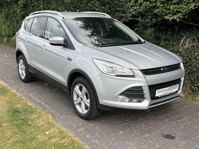 Silber Gebraucht 2016 Ford Kuga SYNC Edition SUV | 13.350 € (Etwas zu teuer) - Bild 1/4