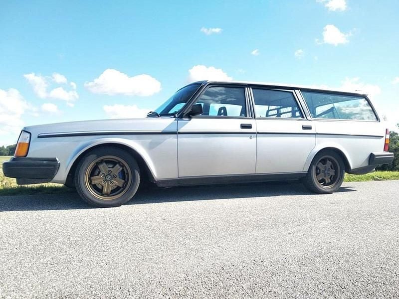 Gebraucht Volvo 240 155 PS (114 kW) 1984 Silber Kombi
