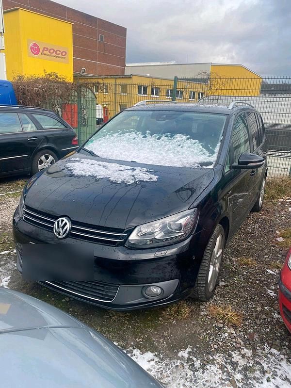 Gebraucht VW Touran Life 140 PS (102 kW) 2014 Schwarz Van / Kleinbus