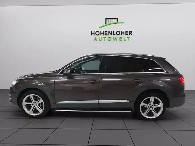 Używany Audi Q7 Ambiente 272 KM (200 kW) 2018 Brązowy SUV