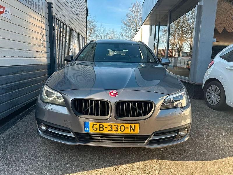 Gebraucht BMW 520 184 PS (135 kW) 2013 Silber Kombi