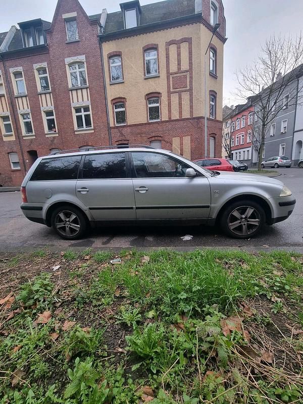 Usata VW Passat 131 CV (96 kW) 2003 Grigio Station wagon
