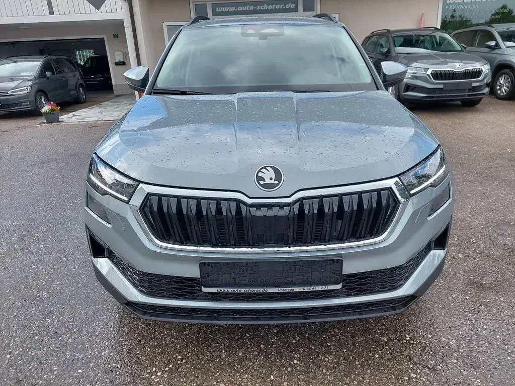 Neu Skoda Karoq Selection 150 PS (110 kW) 2026 Diamond silver metallic SUV