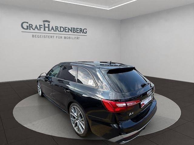 Gebraucht Audi A4 S-Line 204 PS (150 kW) 2023 Mythosschwarz metallic Kombi