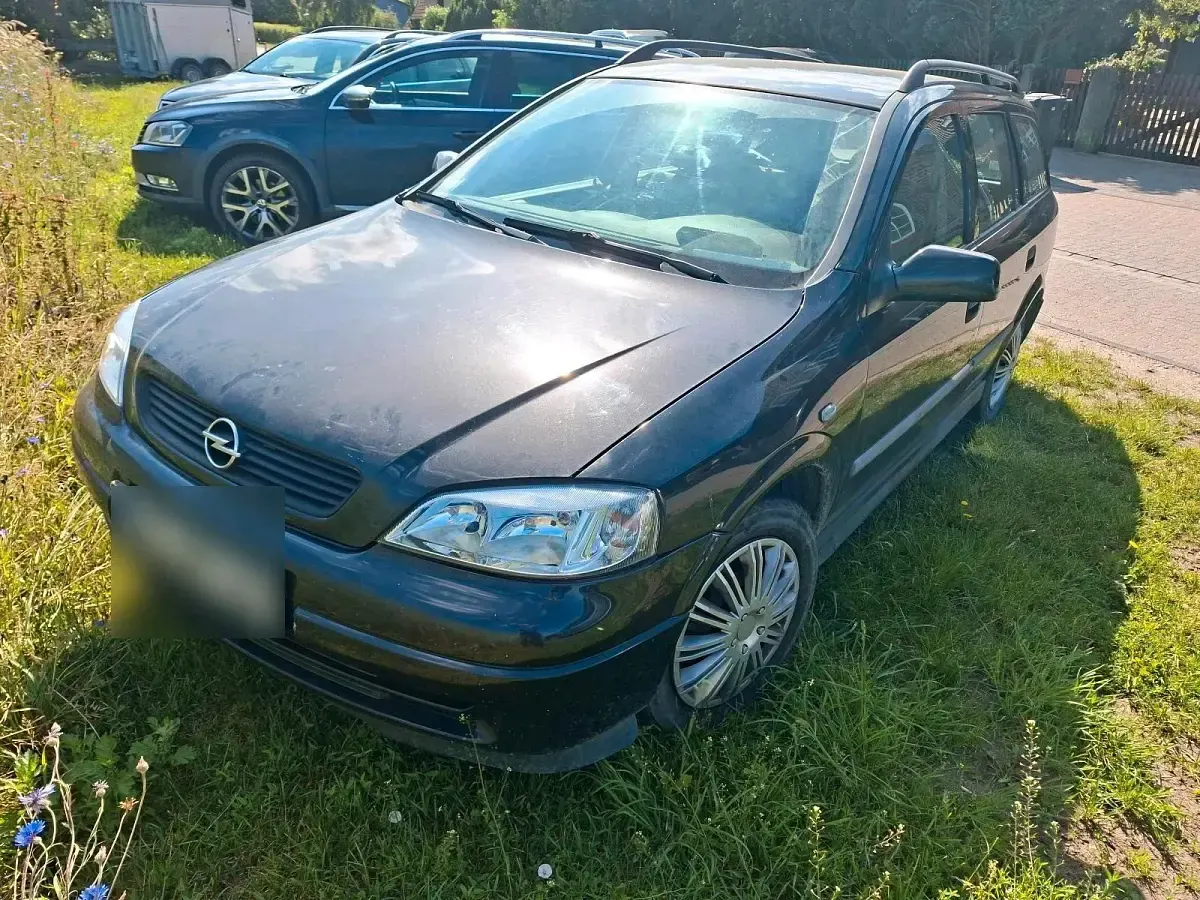 Gebraucht Opel Astra 101 PS (74 kW) 2001 Schwarz Kombi