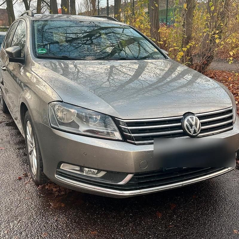 Braun Gebraucht 2014 VW Passat Kombi | 6.299 € (Superpreis) - Bild 1/4