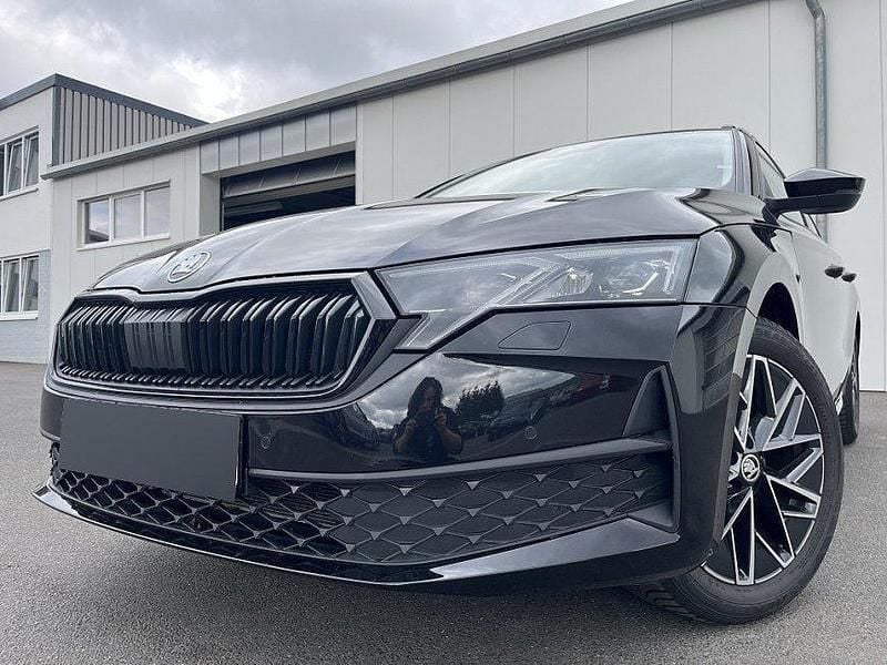 Schwarz schwarzmagic Gebraucht 2025 Skoda Octavia Selection Kombi | 28.990 € (Fairer Preis) - Bild 1/4