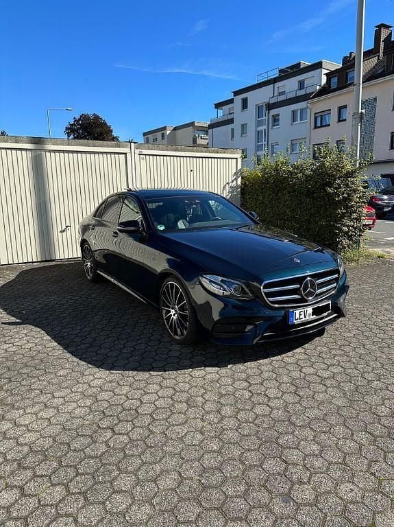 Gebraucht Mercedes E200 AMG line 184 PS (135 kW) 2018 Grün Limousine