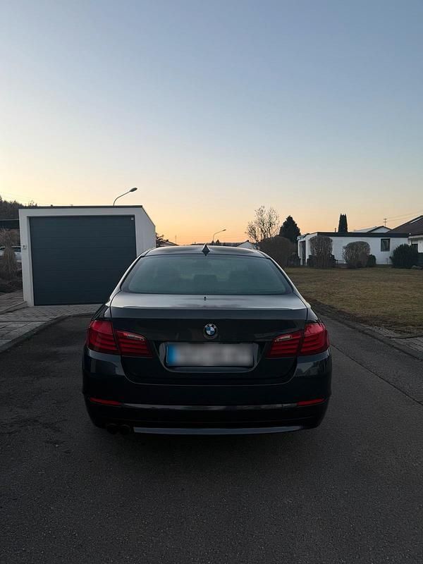 Gebraucht BMW 523 204 PS (150 kW) 2010 Schwarz Limousine