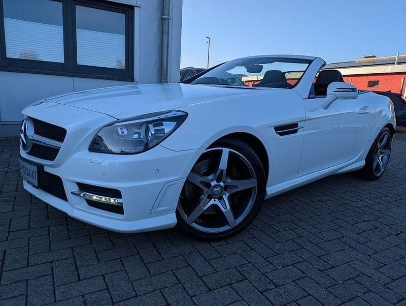 Polarweiss Gebraucht 2015 Mercedes SLK200 CarbonLOOK Edition Cabrio | 27.990 € (Teuer) - Bild 1/4
