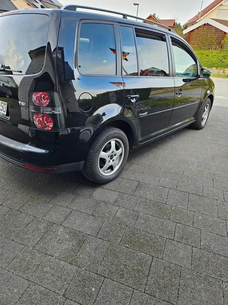 Gebraucht VW Touran 140 PS (102 kW) 2009 Schwarz Van / Kleinbus