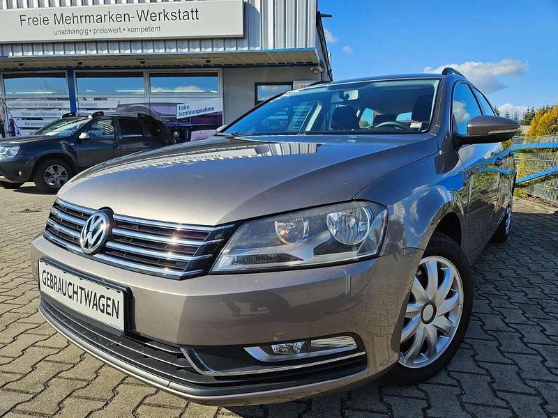 Gebraucht VW Passat Trendline 122 PS (89 kW) 2011 Kaschmirbraun metallic Kombi