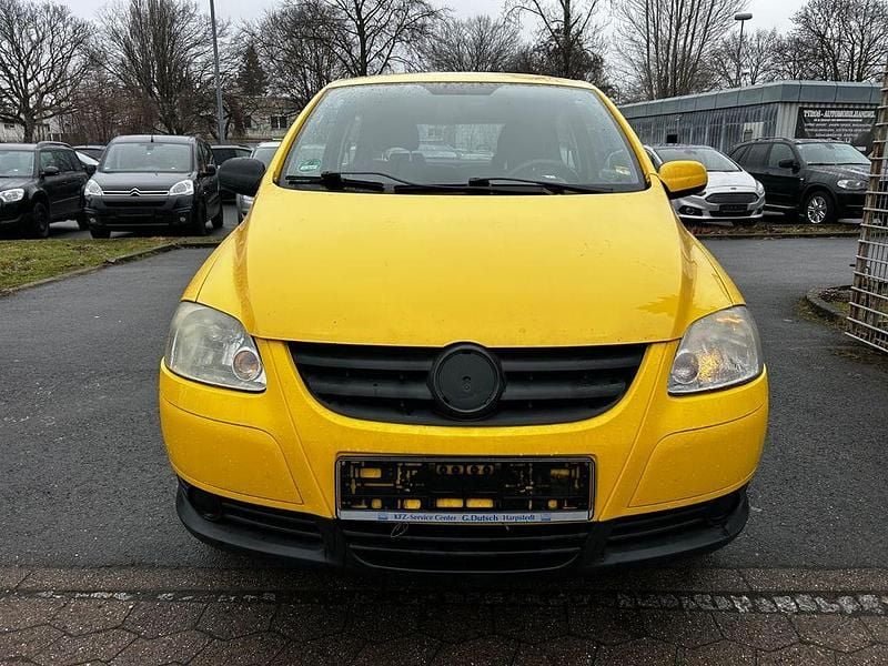 Gebraucht VW Fox Basis 54 PS (39 kW) 2008 Gelb Kleinwagen