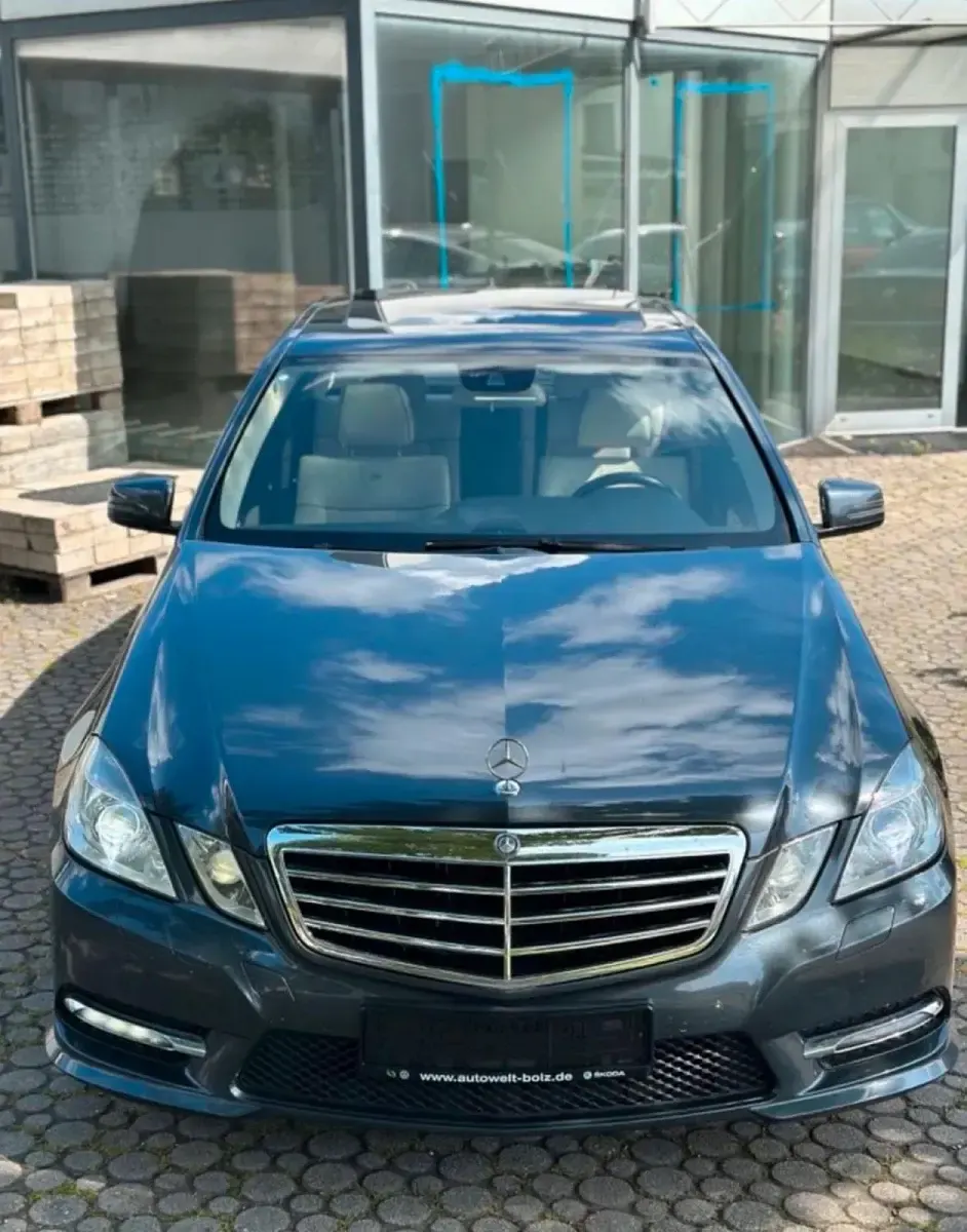Gebraucht Mercedes E220 AMG 170 PS (125 kW) 2012 Grau Limousine