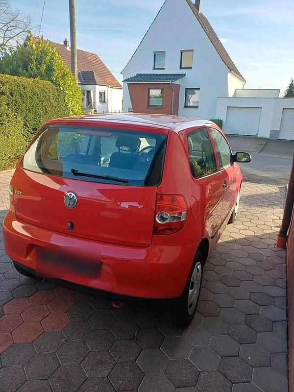 Second-hand VW Fox 54 CP (39 kW) 2005 Roșu Hatchback