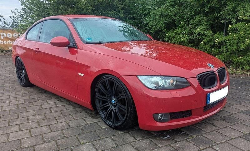 Gebraucht BMW 325 Sport Line 218 PS (160 kW) 2006 Rot Coupé