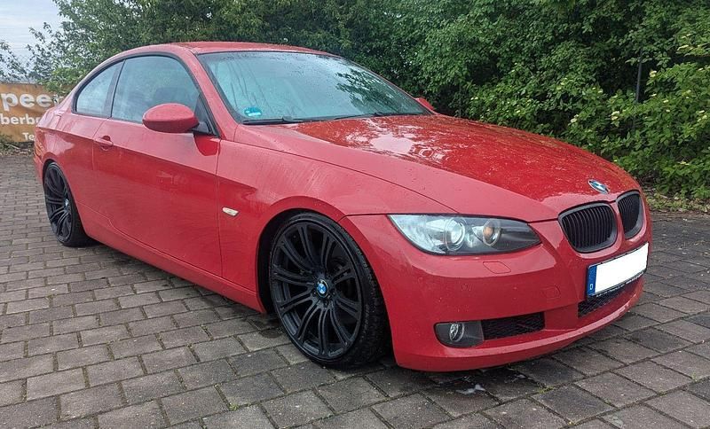 Rot Gebraucht 2006 BMW 325 Sport Line Coupé | 11.450 € (Teuer) - Bild 1/4