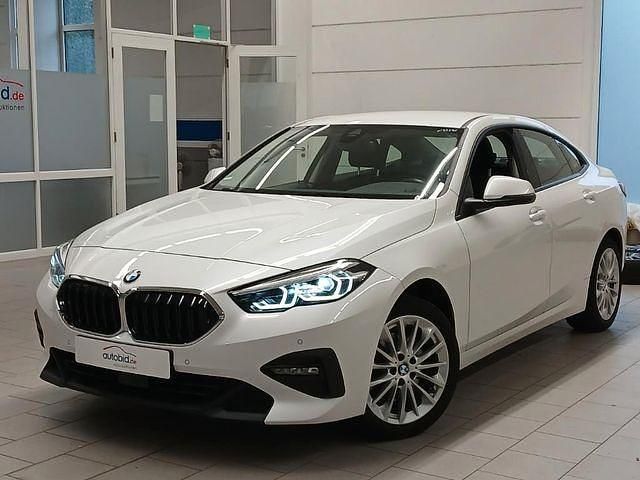 Weiß Gebraucht 2024 BMW 218 Performance Limousine | 25.290 € (Guter Preis) - Bild 1/4