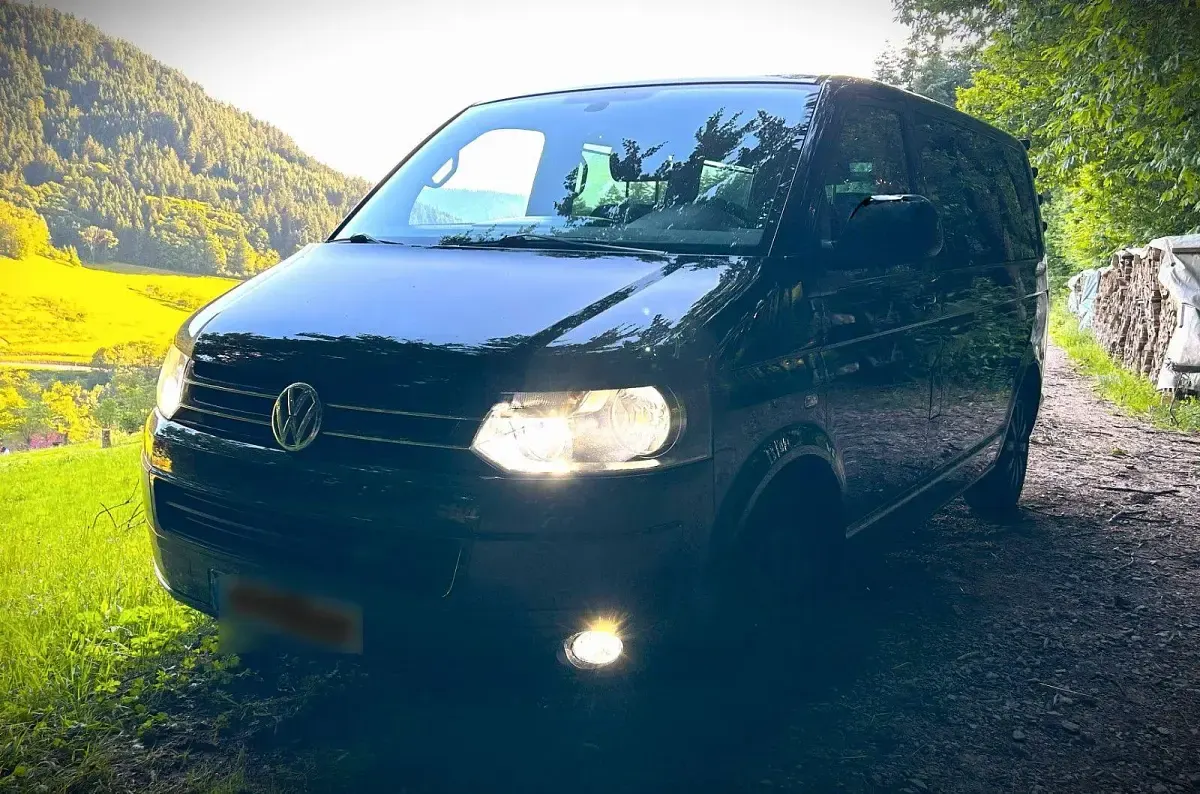 Gebraucht VW Multivan 179 PS (131 kW) 2010 Schwarz Van / Kleinbus