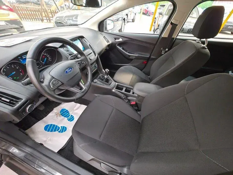 Gebraucht Ford Focus 125 PS (91 kW) 2018 Grau Kombi