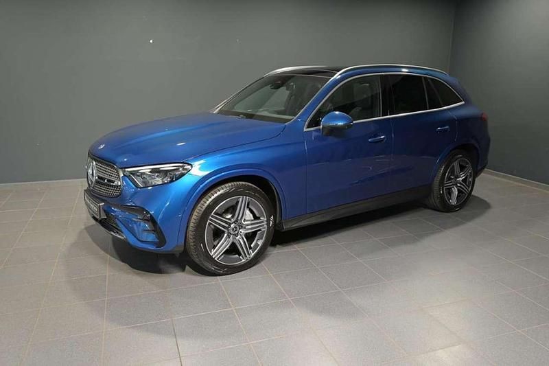 Metalliclack spektralblau Gebraucht 2024 Mercedes GLC300 AMG SUV | 60.490 € (Superpreis) - Bild 1/3