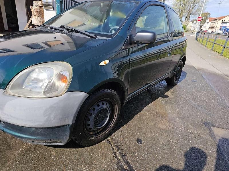 Gebraucht Toyota Yaris 68 PS (50 kW) 2002 Dark green mica Kleinwagen