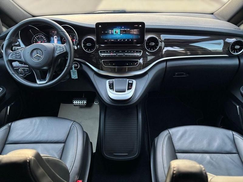 Gebraucht Mercedes V300 Avantgarde Edition 237 PS (174 kW) 2024 Bergkristallweiß metallic Van / Kleinbus