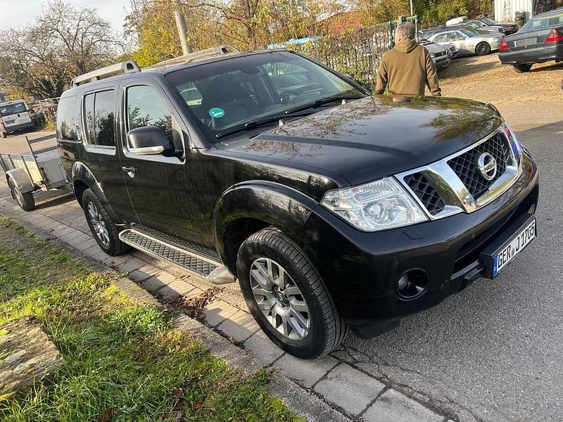 Schwarz Gebraucht 2014 Nissan Pathfinder SUV | 9.450 € (Superpreis) - Bild 1/4