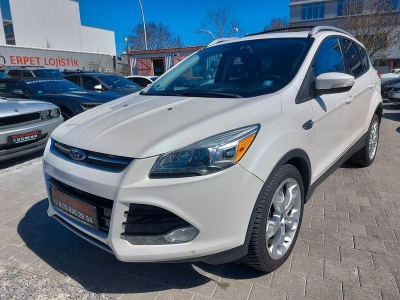 Gebraucht Ford Escape Titanium 169 PS (124 kW) 2013 Weiß SUV