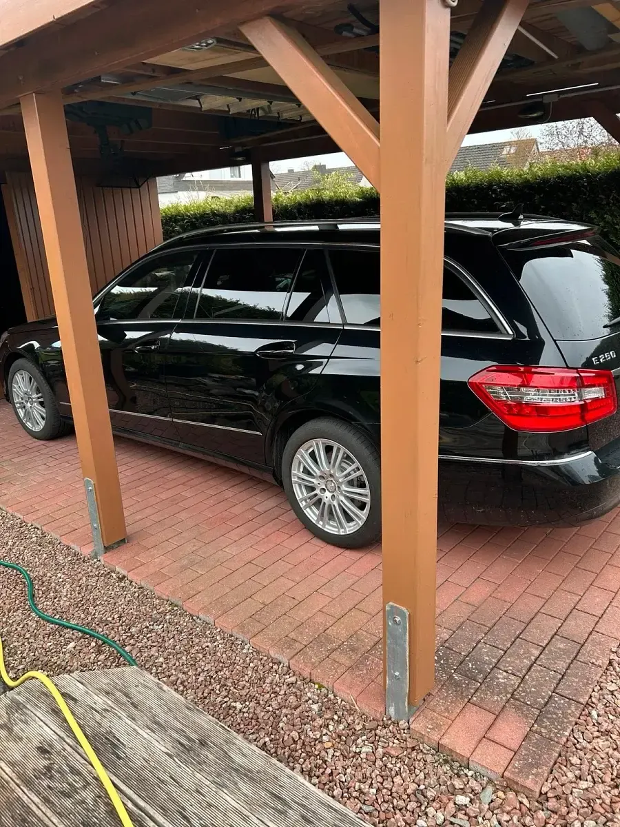 Gebraucht Mercedes E250 204 PS (150 kW) 2012 Schwarz Kombi