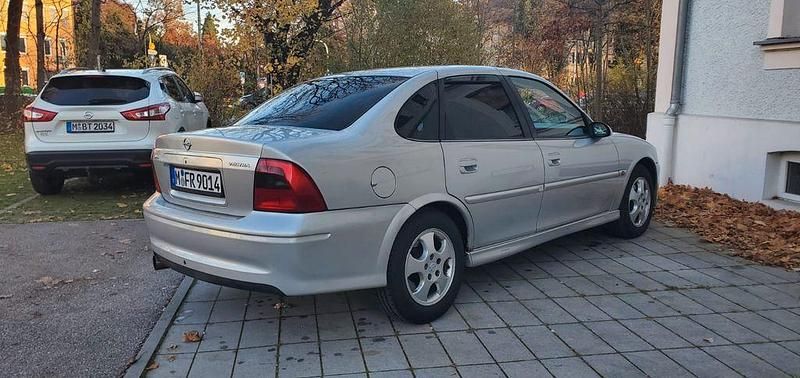 Silber Gebraucht 1999 Opel Vectra Limousine | 3.690 € (Teuer) - Bild 1/4